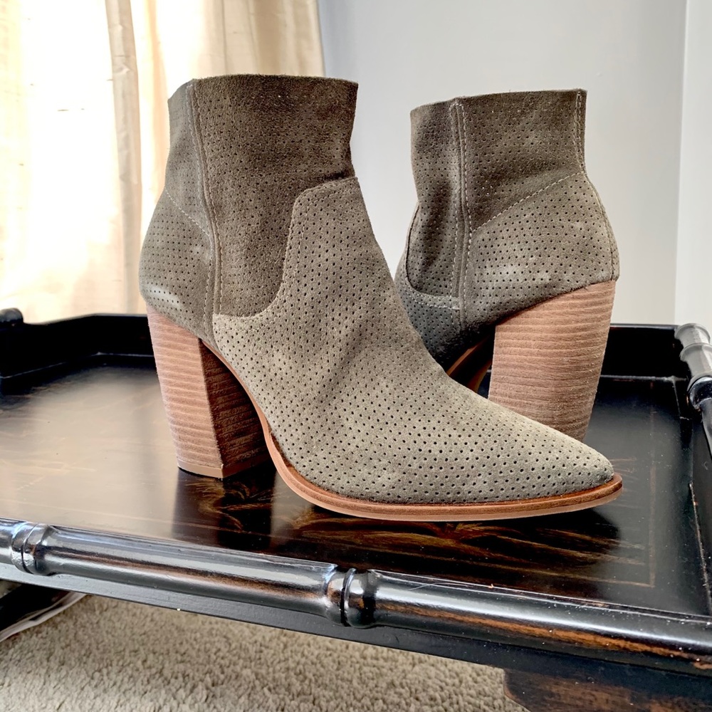 Vince Camuto VC-Cava Olive green perforated bootie